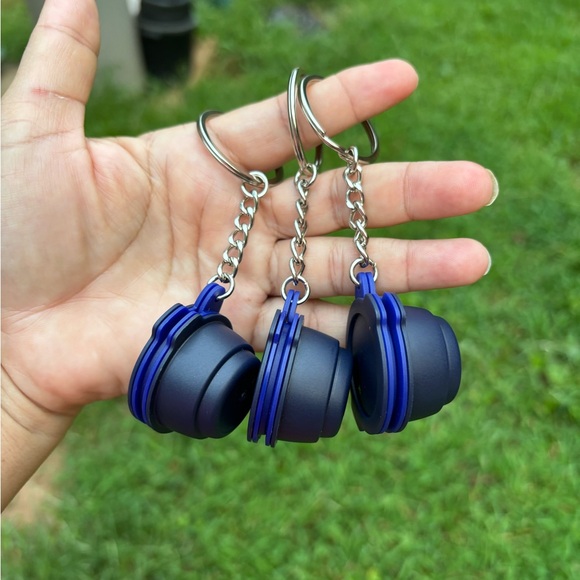 TUPPERWARE KEYCHAINS (3 PIECES SET) - Picture 9 of 16